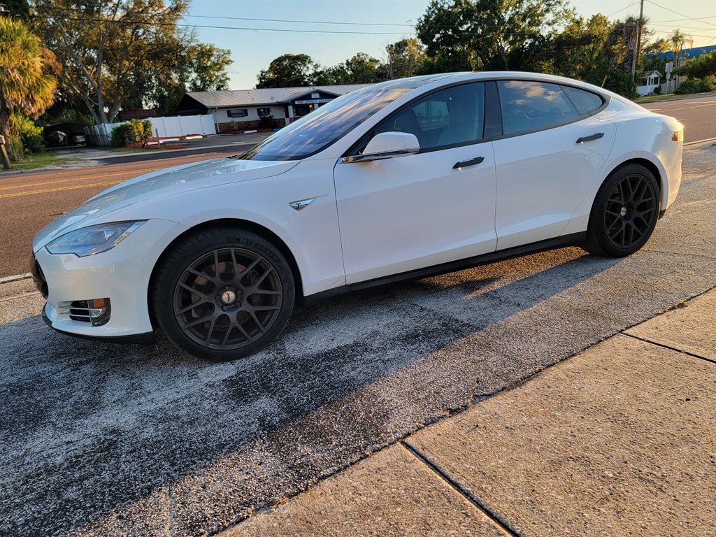 2013 Tesla Model S S's photo
