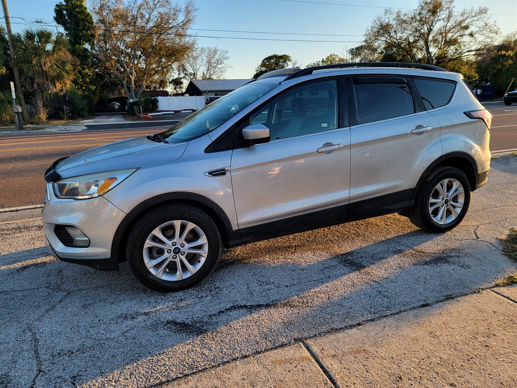 2018 Ford Escape SE's photo