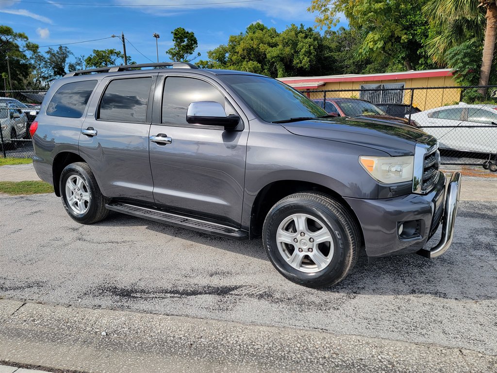 2012 Toyota Sequoia 5.7 Auto SR5's photo