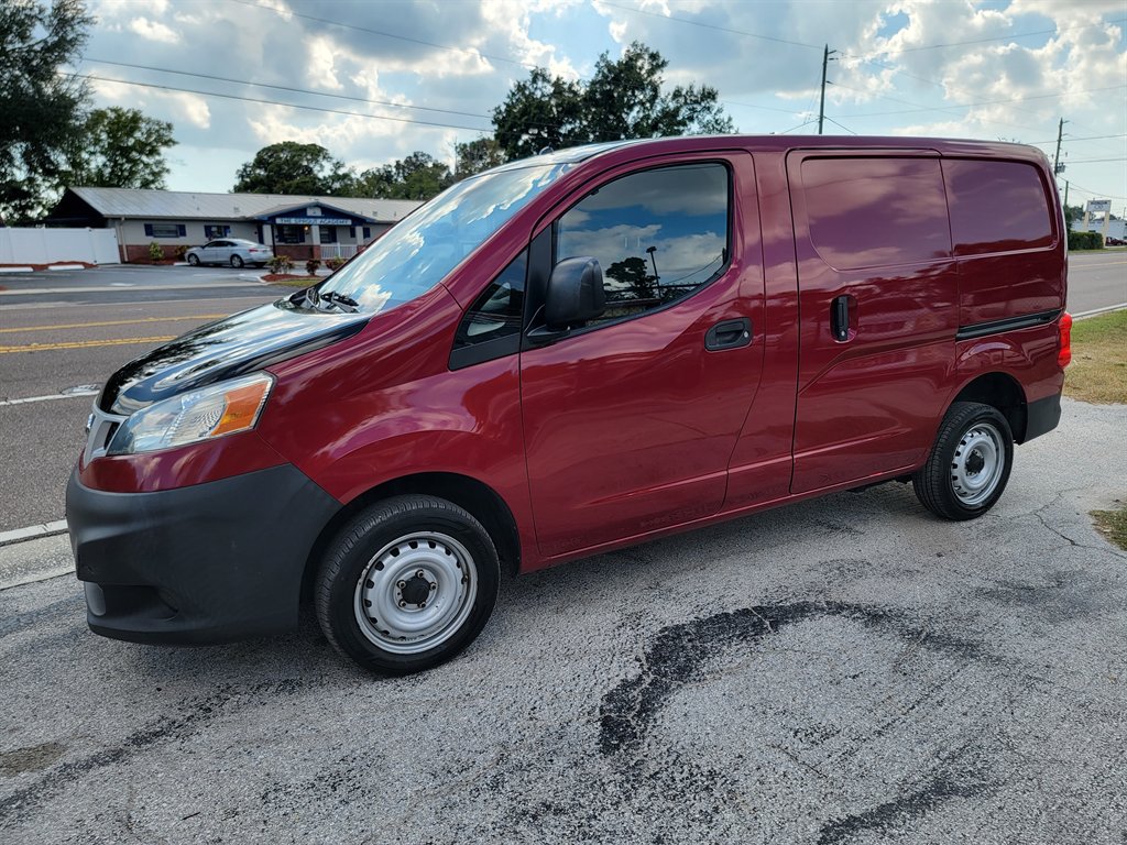 2013 Nissan NV200 S's photo