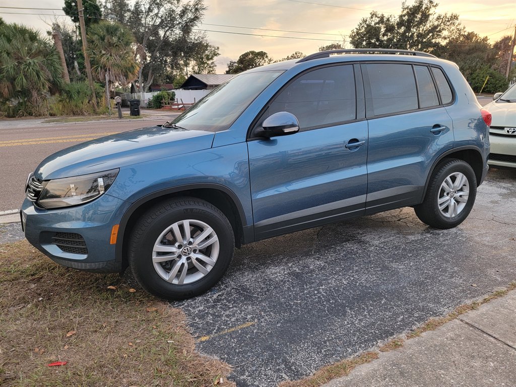 2017 Volkswagen Tiguan Limited Base's photo