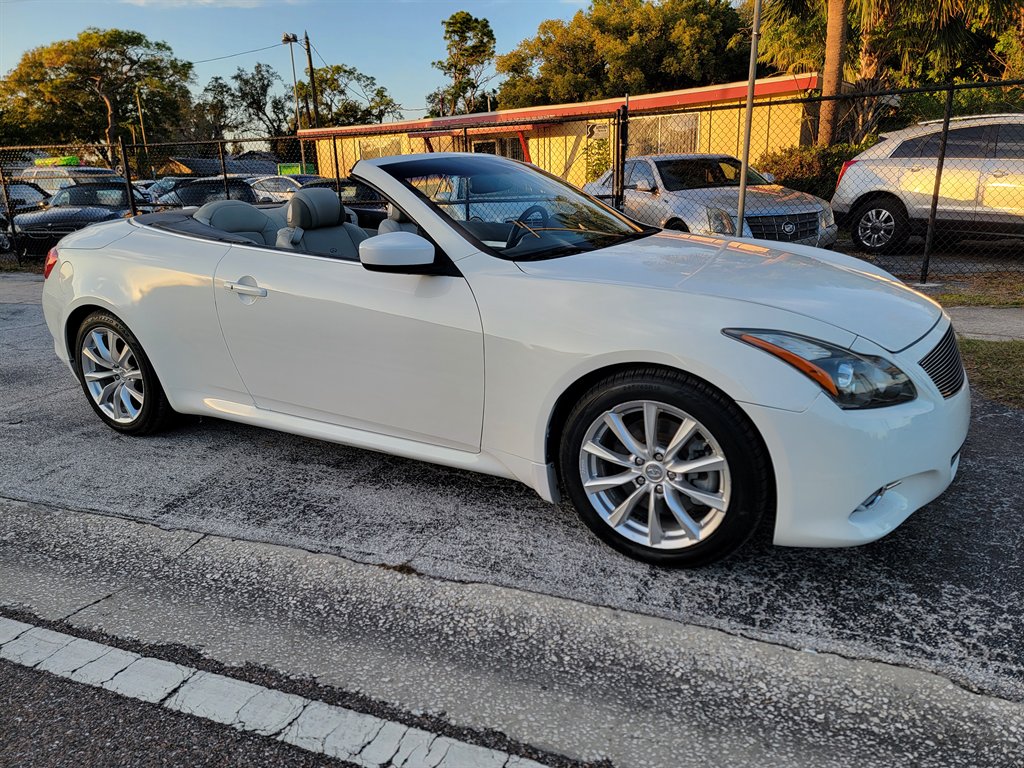 2012 INFINITI G Convertible's photo