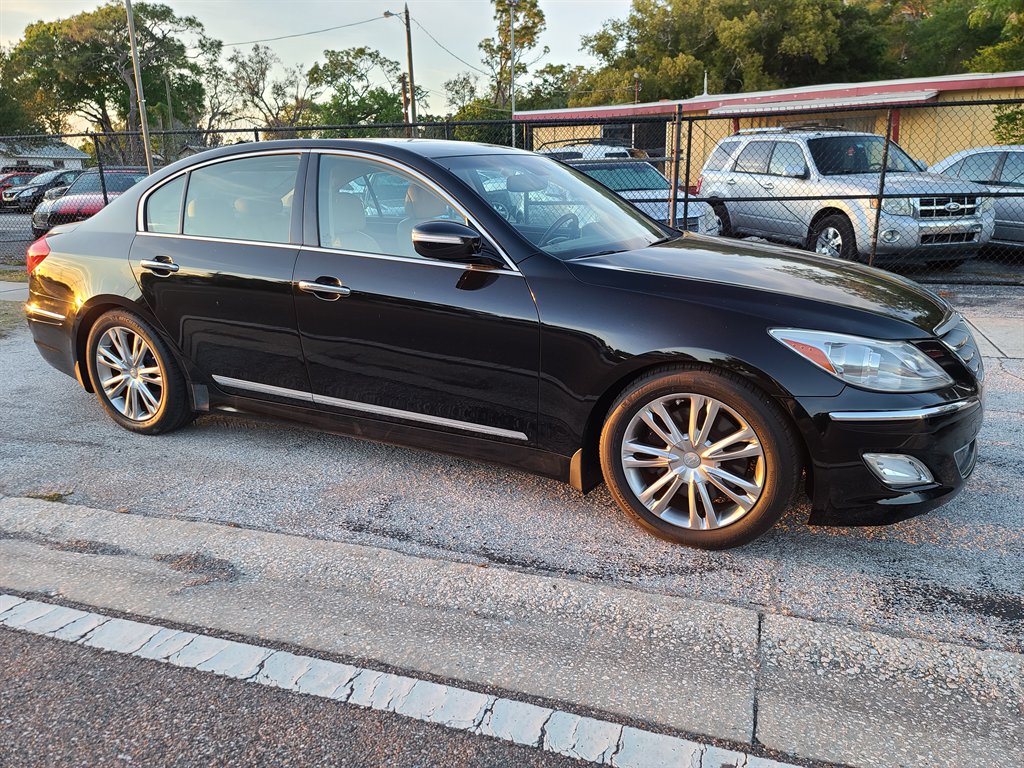 2012 Hyundai Genesis 4.6's photo