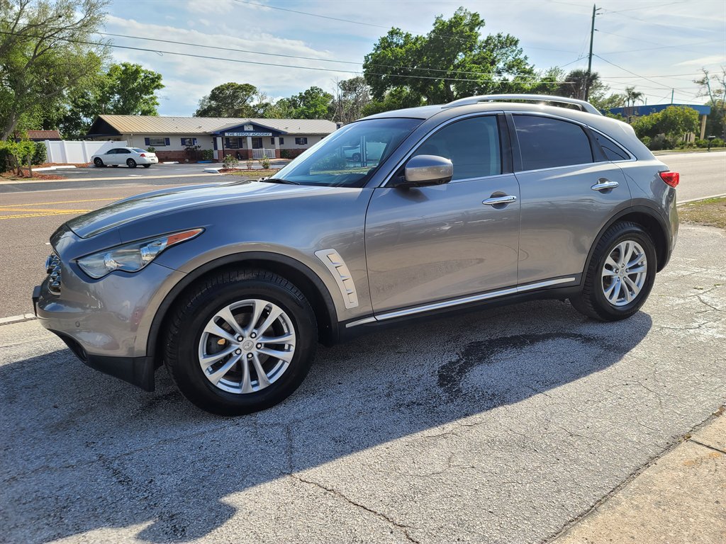 2009 INFINITI FX 35 RWD's photo